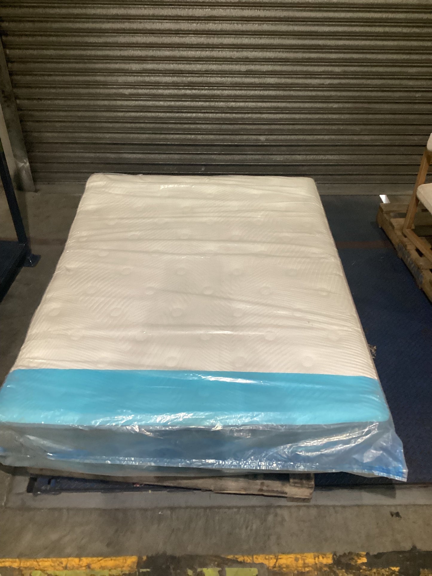 NSW CLN10785 Stratus Medium Queen Mattress